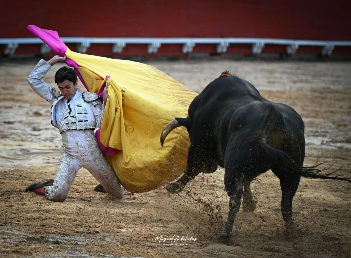 Foto 3 - FOTOS | Marco P&eacute;rez deslumbra en el barrizal de Toledo