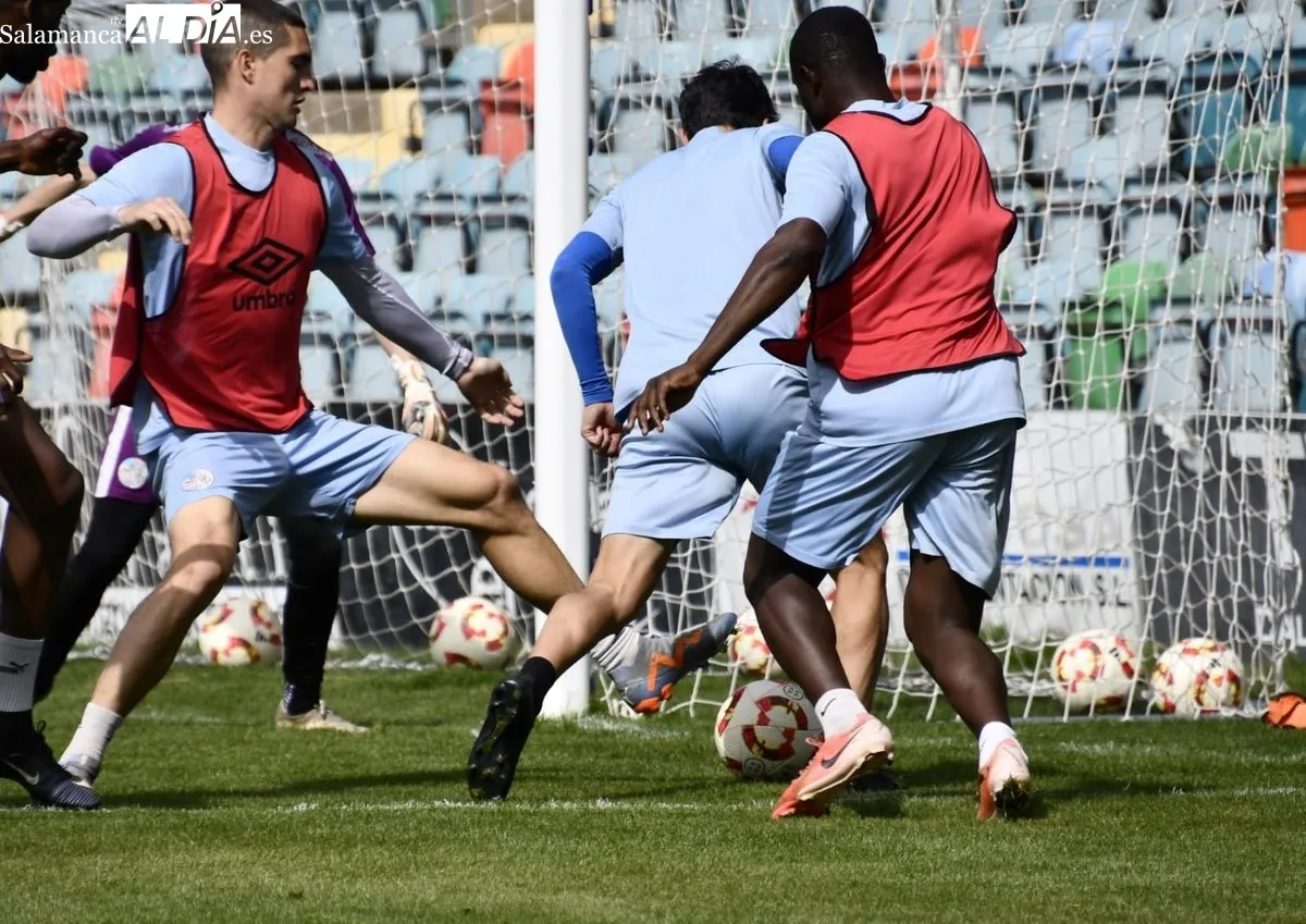 Entrenamiento del Salamanca CF UDS en El Helmántico 