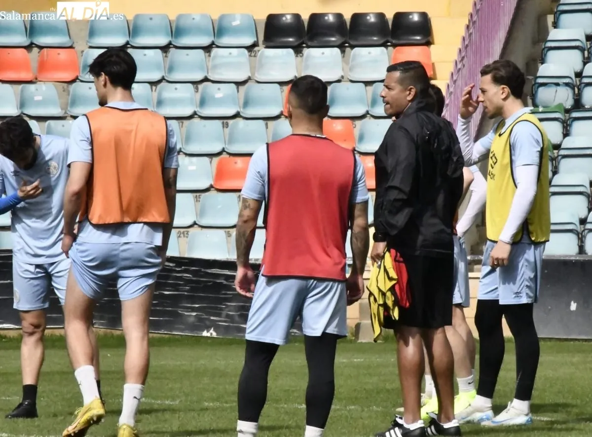 Entrenamiento del Salamanca CF UDS en El Helmántico 