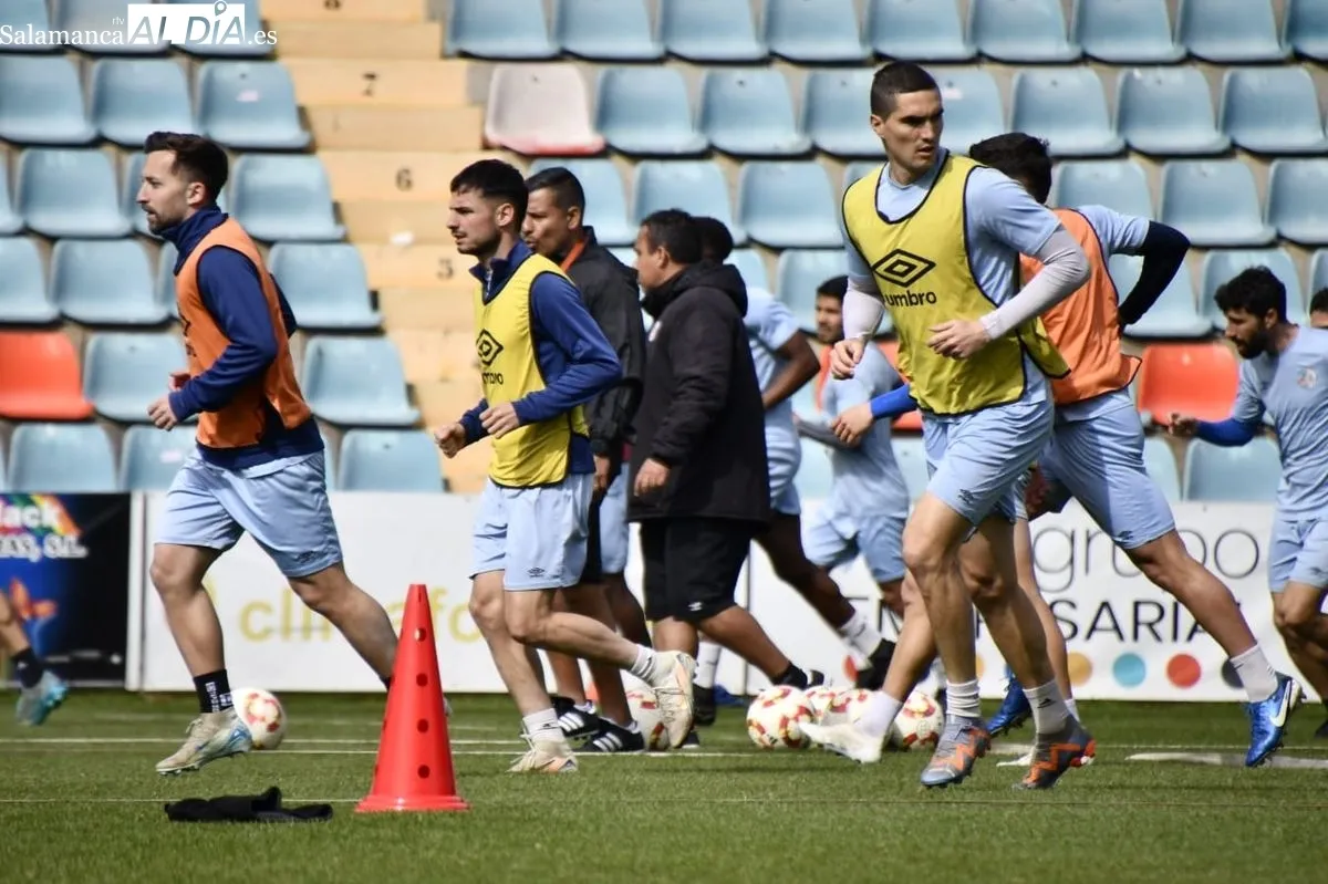 Entrenamiento del Salamanca CF UDS en El Helmántico 