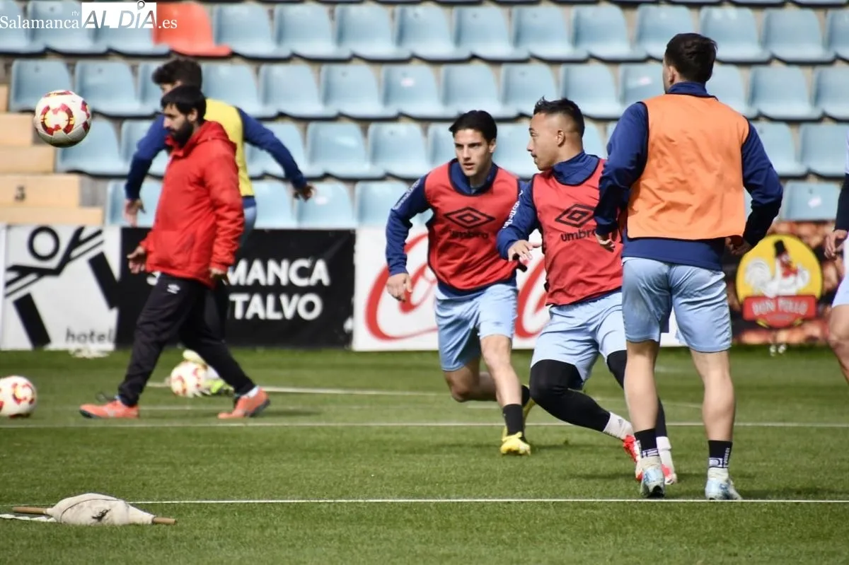 Entrenamiento del Salamanca CF UDS en El Helmántico 