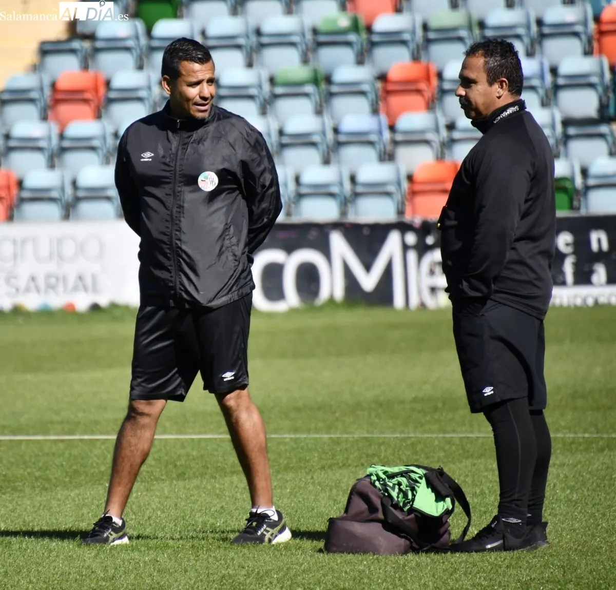 Primeros minutos del entrenamiento de este martes en el Helmántico