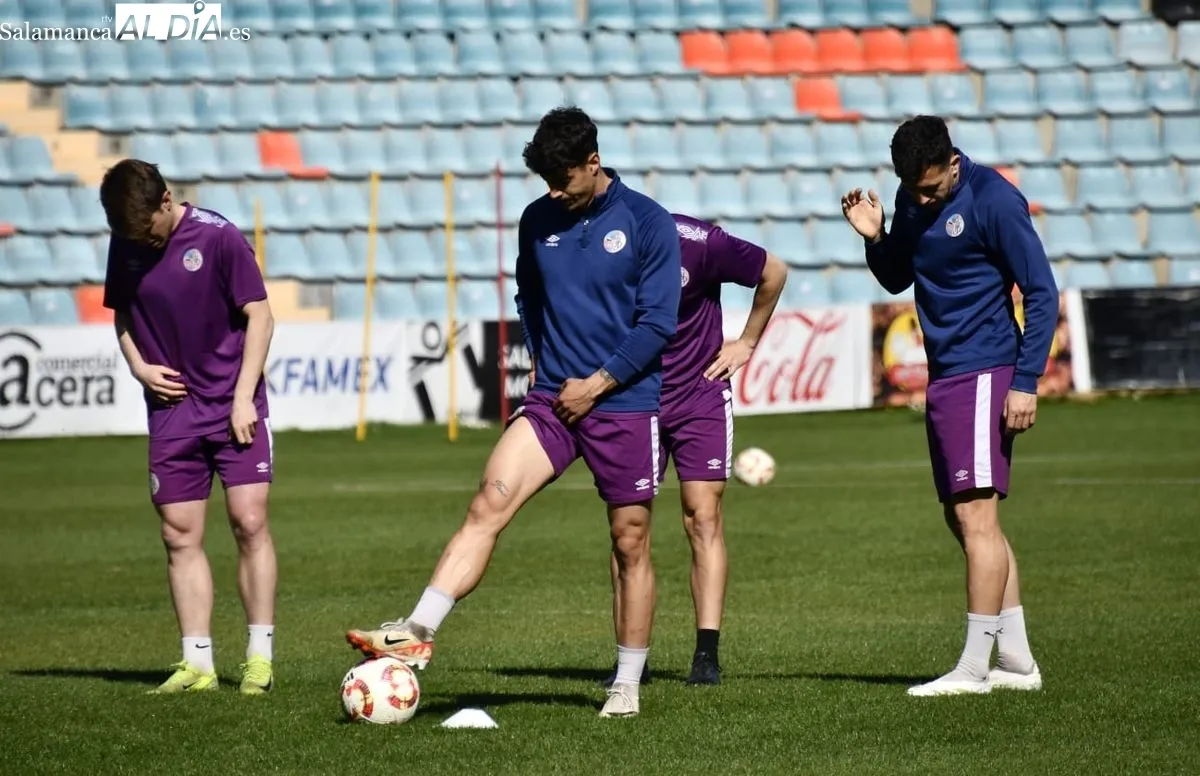 Primeros minutos del entrenamiento de este martes en el Helmántico