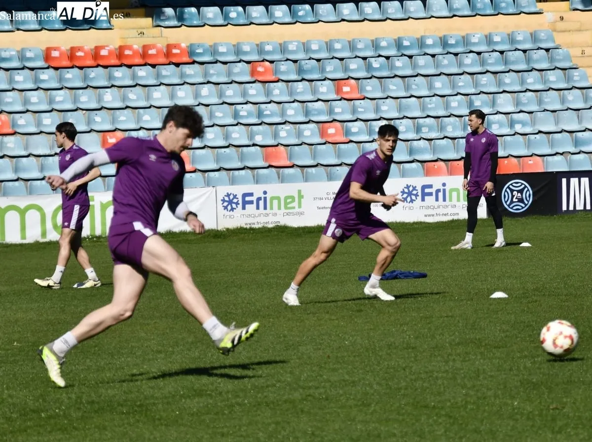 Primeros minutos del entrenamiento de este martes en el Helmántico