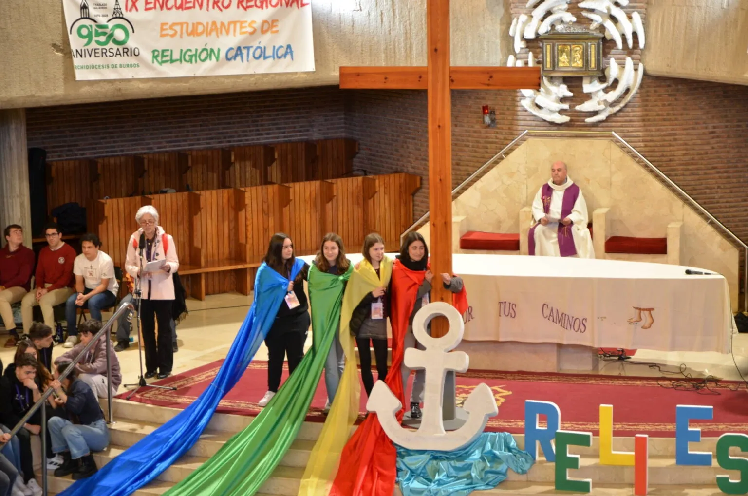 Foto 4 - 130 alumnos de Religi&oacute;n de los IES de Mir&oacute;briga y La Fuente asisten en Burgos al Encuentro Regional
