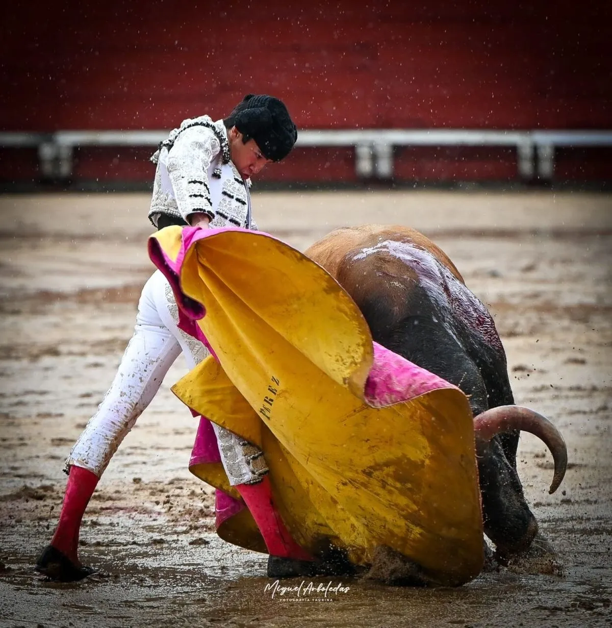 Foto 2 - FOTOS | Marco P&eacute;rez deslumbra en el barrizal de Toledo