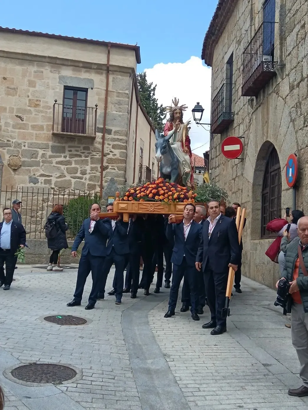 Ledesma disfruta de una bonita procesión en el Domingo de Ramos 