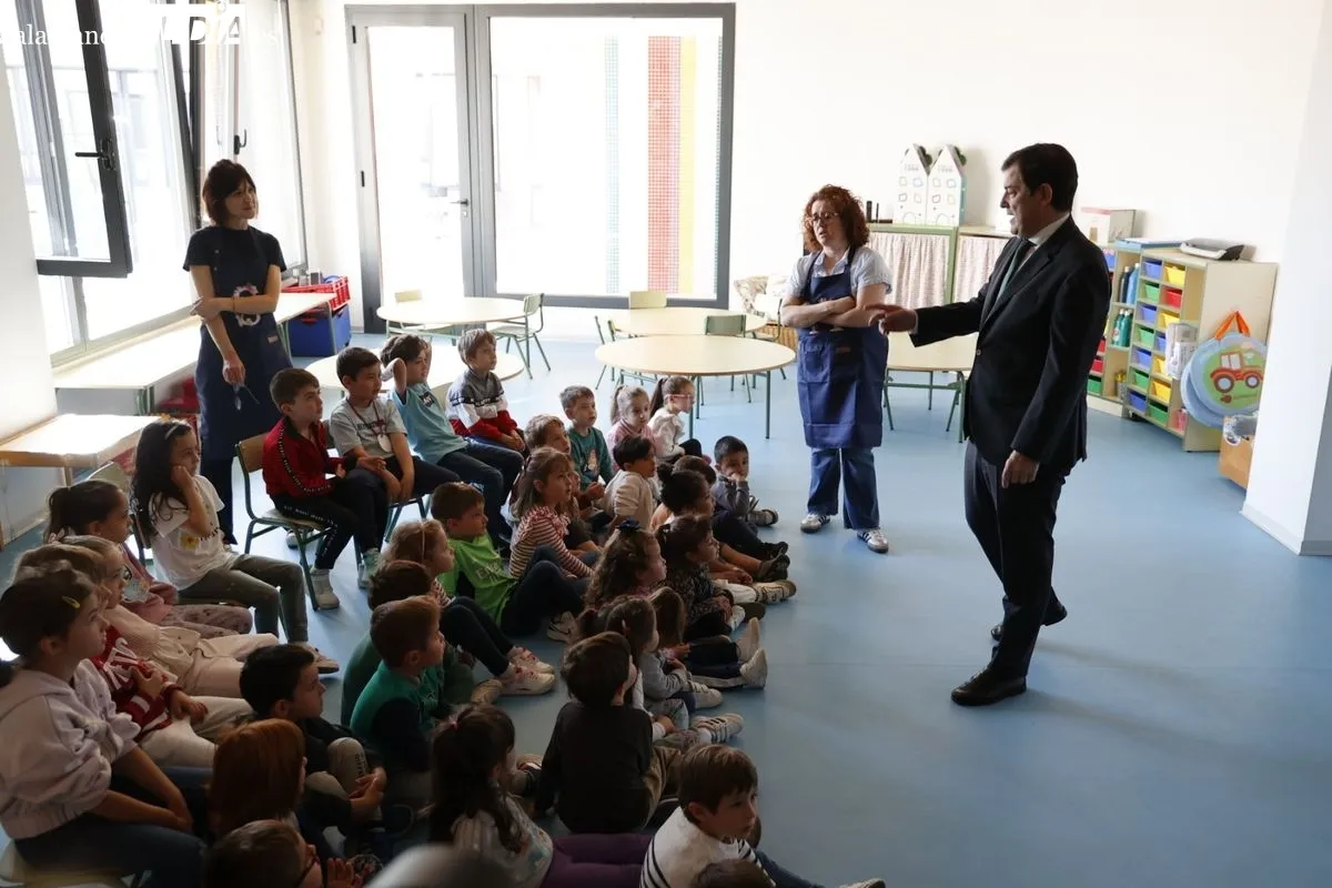 Inauguración del CEIP CRA Los Arapiles en Aldeatejada con la presencia del presidente de la Junta de Castilla y León, Alfonso Fernández Mañueco. Foto de David Sañudo