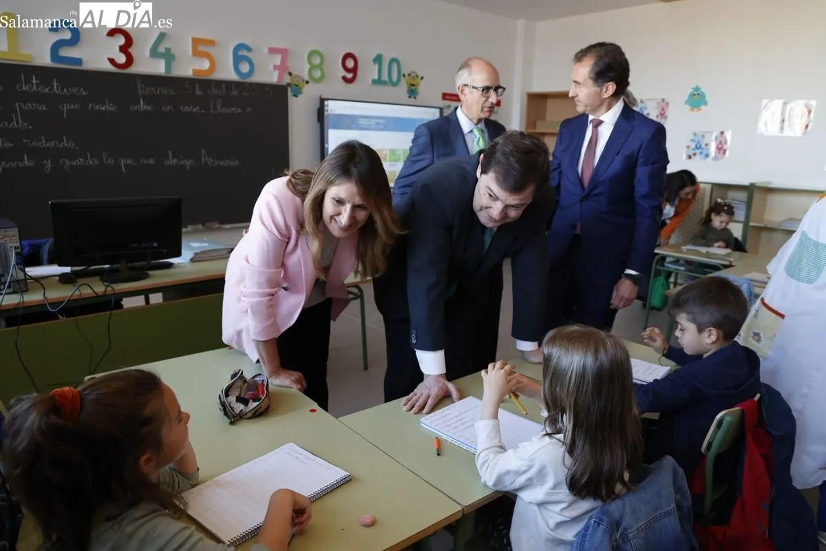 Inauguración del CEIP CRA Los Arapiles en Aldeatejada con la presencia del presidente de la Junta de Castilla y León, Alfonso Fernández Mañueco. Foto de David Sañudo