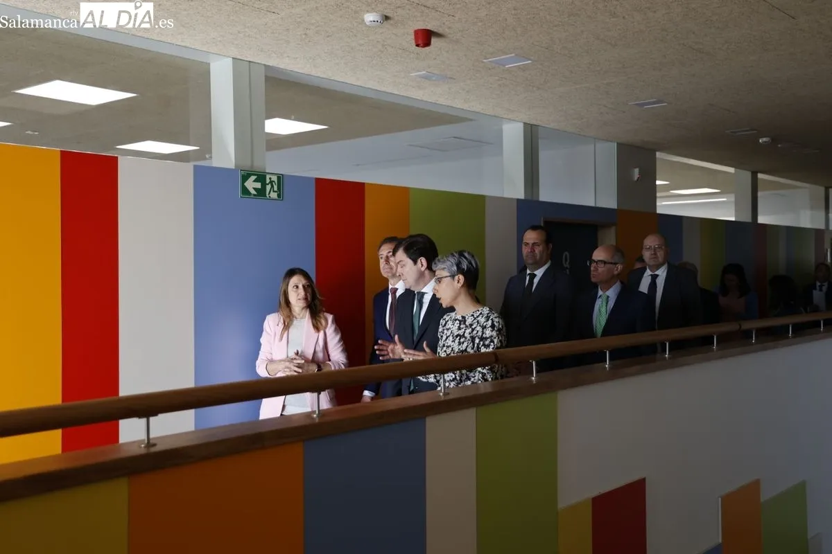 Inauguración del CEIP CRA Los Arapiles en Aldeatejada con la presencia del presidente de la Junta de Castilla y León, Alfonso Fernández Mañueco. Foto de David Sañudo