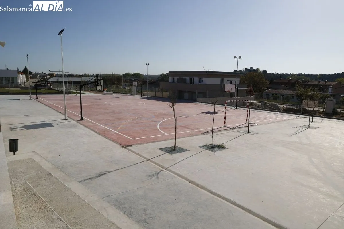 Inauguración del CEIP CRA Los Arapiles en Aldeatejada con la presencia del presidente de la Junta de Castilla y León, Alfonso Fernández Mañueco. Foto de David Sañudo