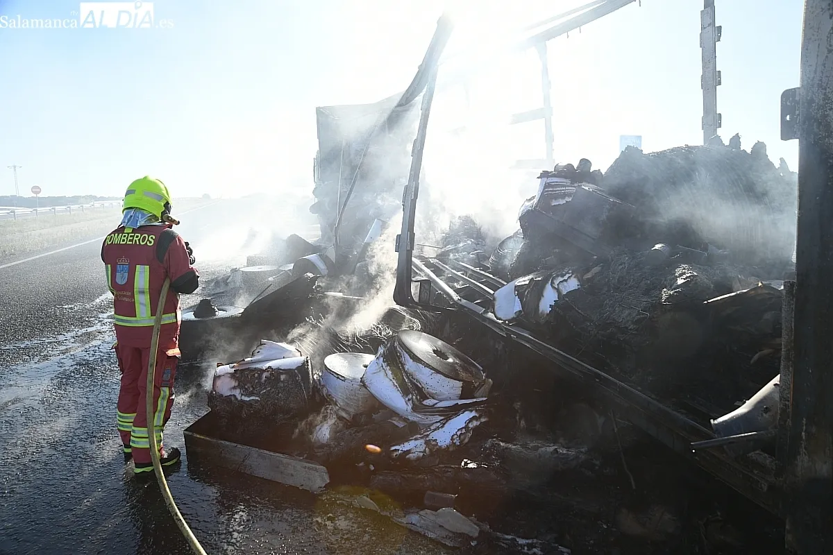 Incendio camión A-62 / Fotos: Adrián M.Pastor