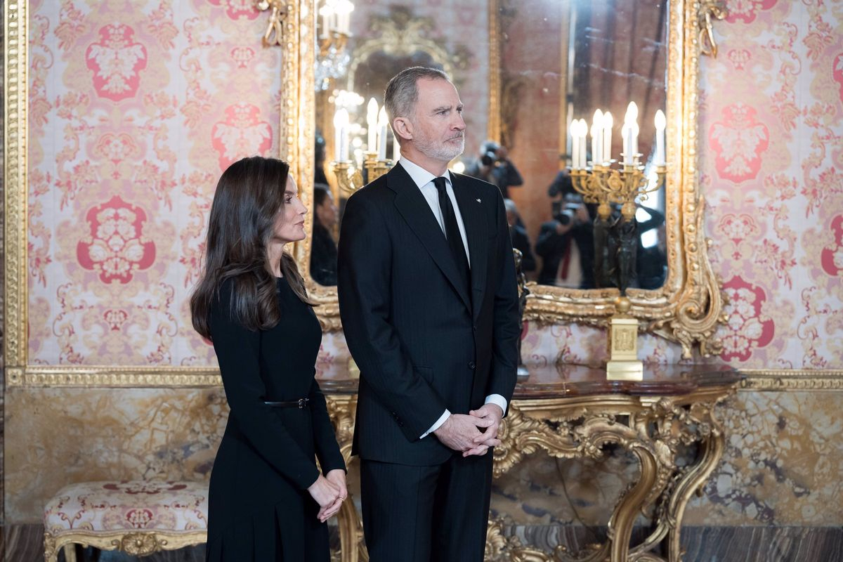 El motivo por el que la reina Letizia se viste de luto riguroso