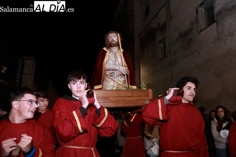 Foto 13 - La procesi&oacute;n de Jes&uacute;s Nazareno y Ecce Homo acorta su recorrido por la lluvia