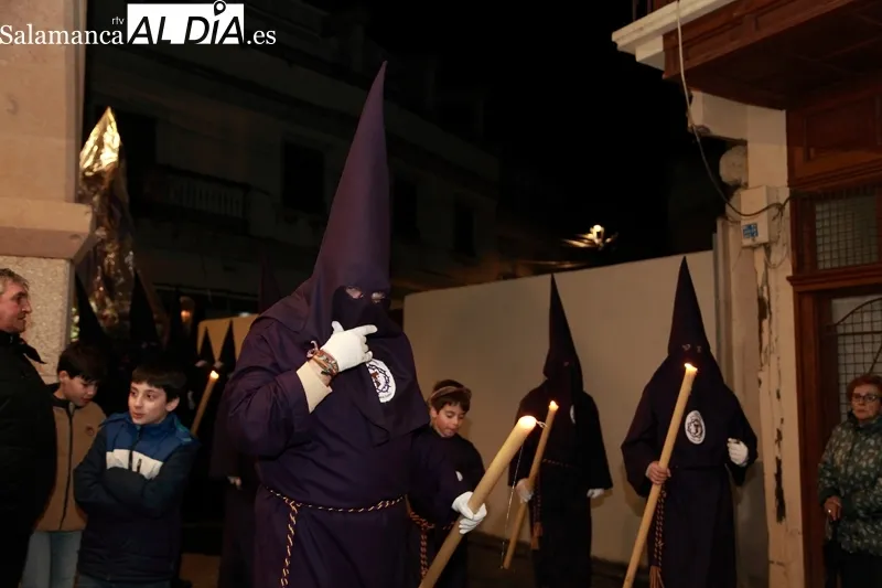 Foto 4 - La procesi&oacute;n de Jes&uacute;s Nazareno y Ecce Homo acorta su recorrido por la lluvia