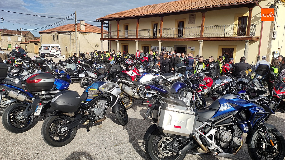  motociclistas recorren Las Arribes del Duero con el Grupo Motero Los Bombeadores