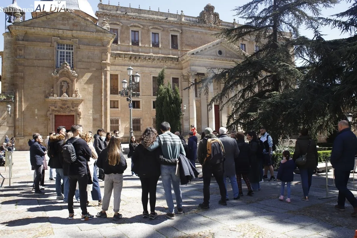 Gran ambiente en este Jueves Santo en el centro de Salamanca | FOTOS: Ángel Puma