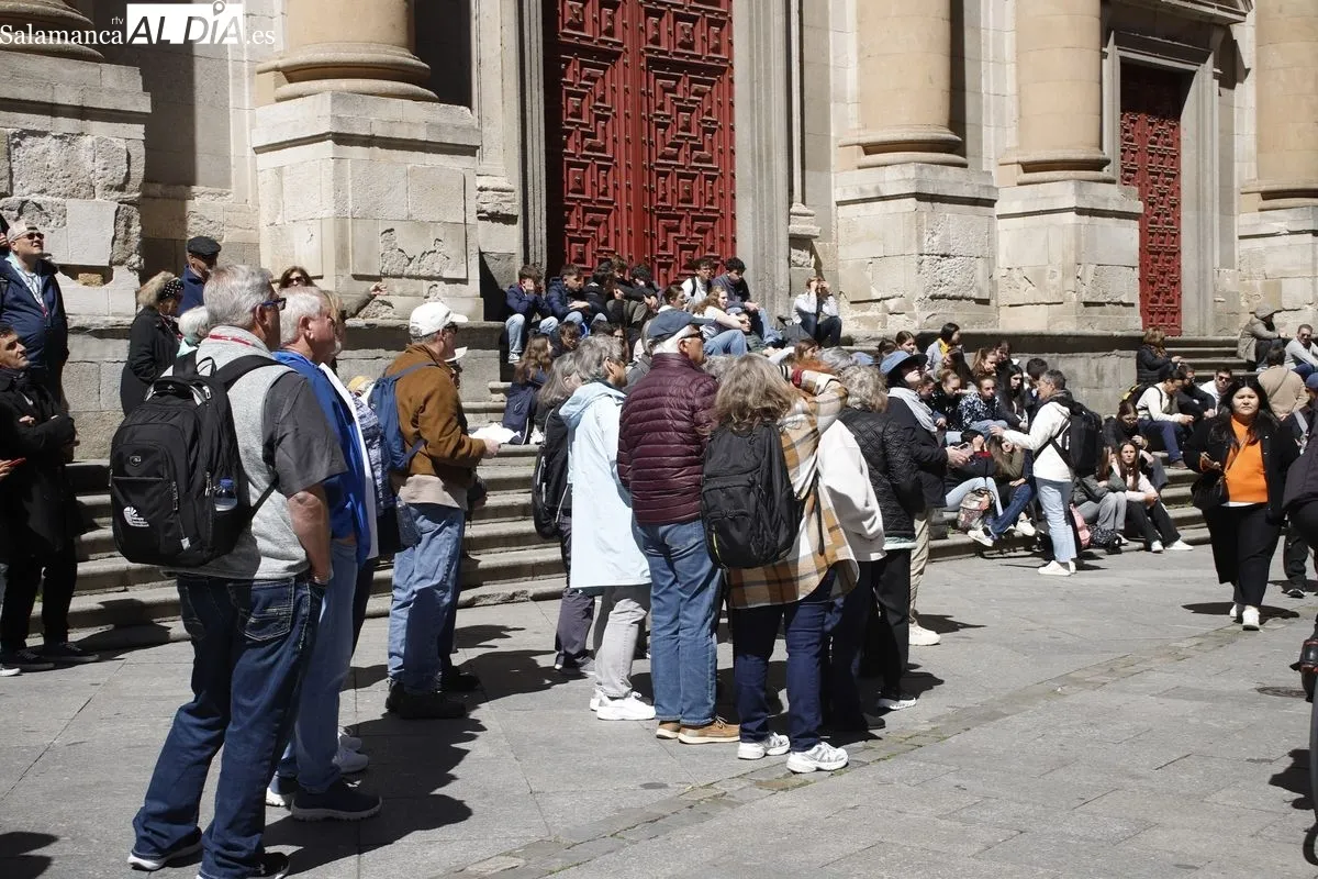 Gran ambiente en este Jueves Santo en el centro de Salamanca | FOTOS: Ángel Puma