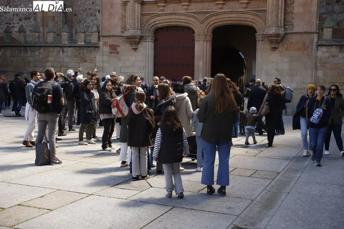 Gran ambiente en este Jueves Santo en el centro de Salamanca | FOTOS: Ángel Puma