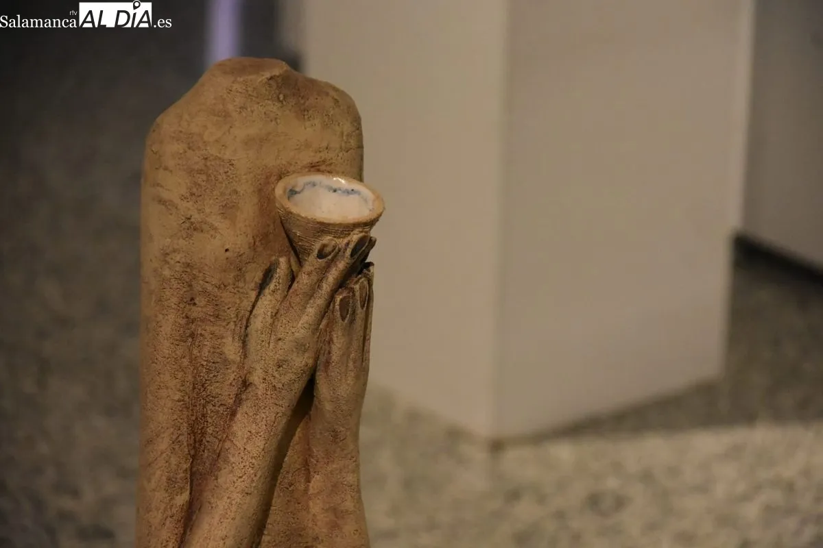 El Ayuntamiento de Peñaranda de Bracamonte expone la muestra 'Mujeres en pie' de la escultora Amelia García