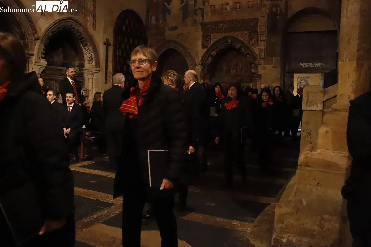 La Catedral Vieja se rinde con la interpretación de 'La Crucifixión' | FOTOS: Ángel Puma 
