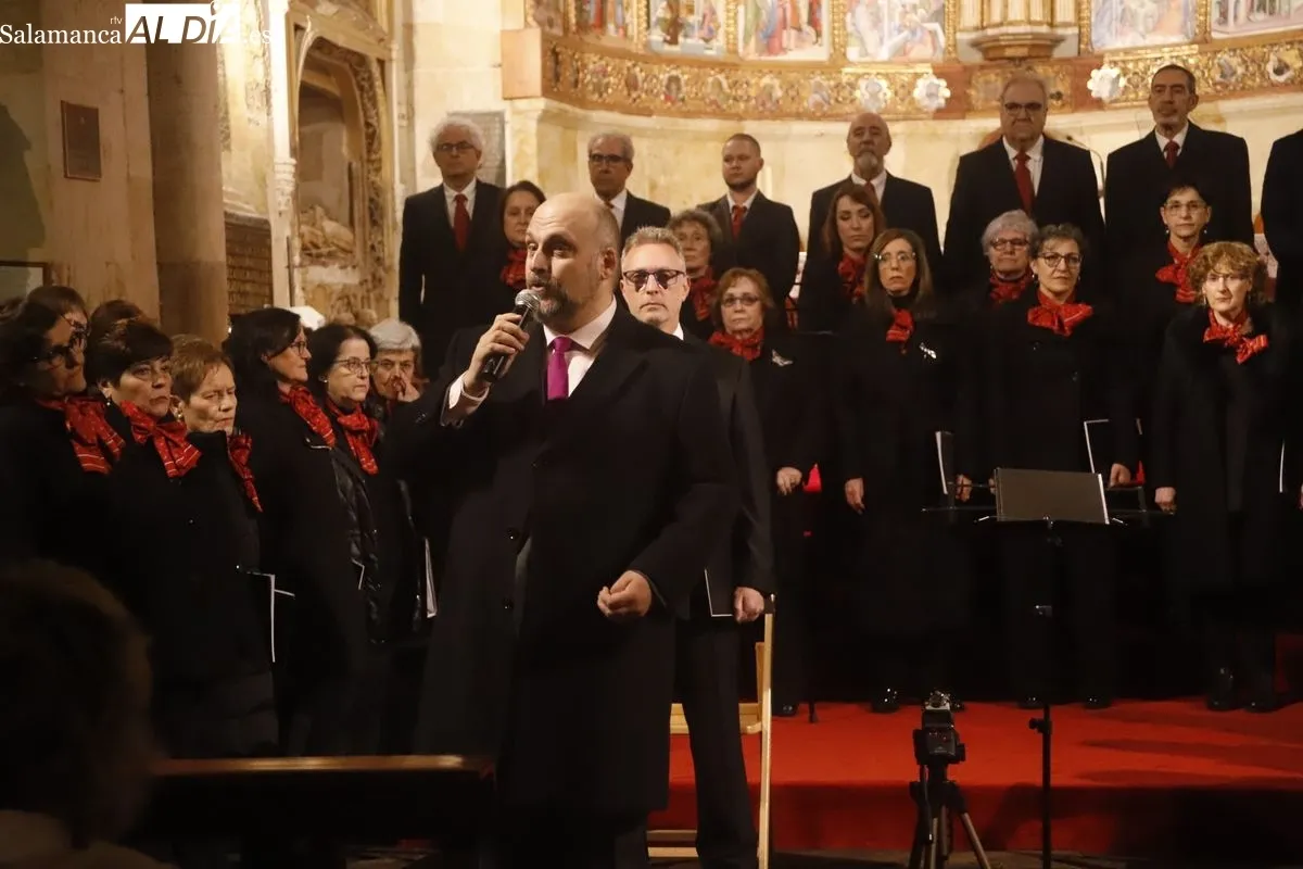 La Catedral Vieja se rinde con la interpretación de 'La Crucifixión' | FOTOS: Ángel Puma 
