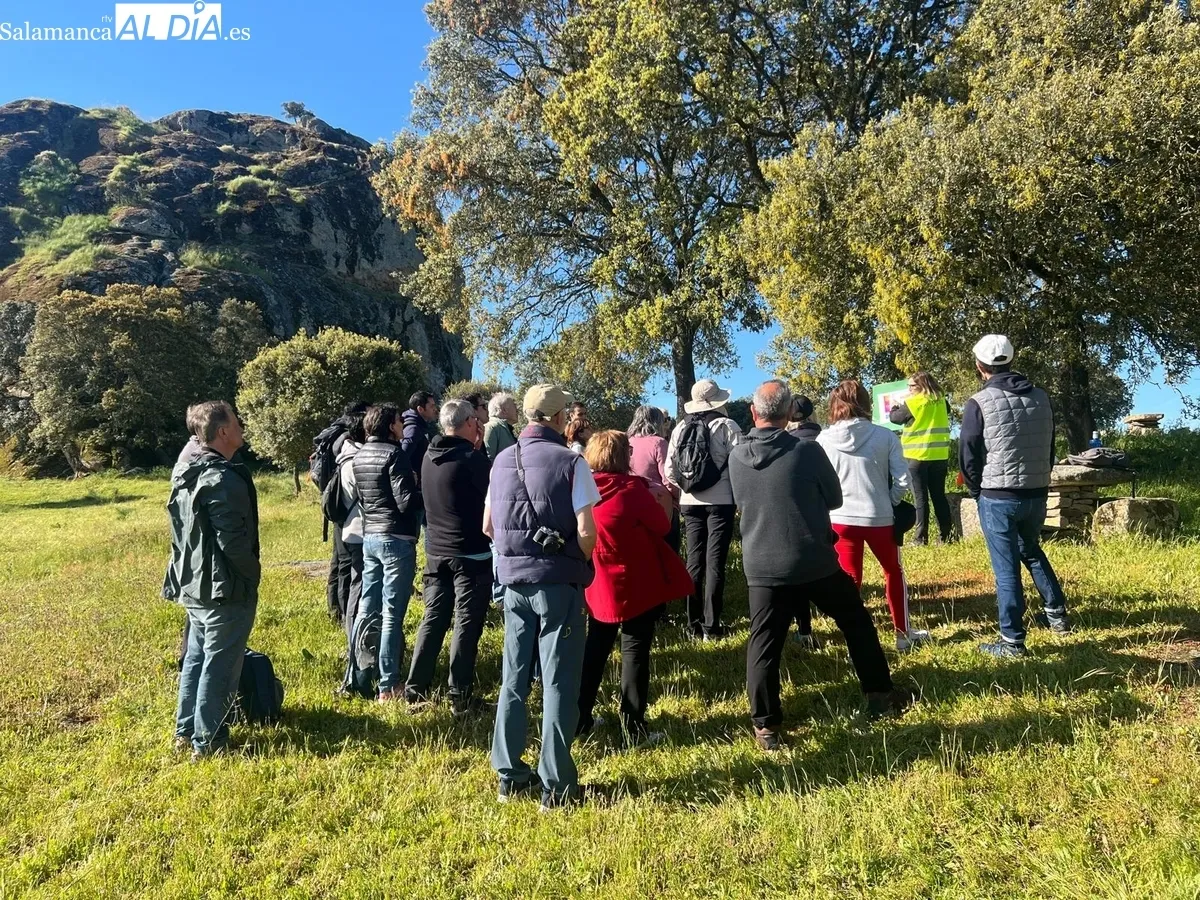 Participantes en esta segunda excursión por el patrimonio geológico de las tierras del oeste salmantino en la Peña Gorda