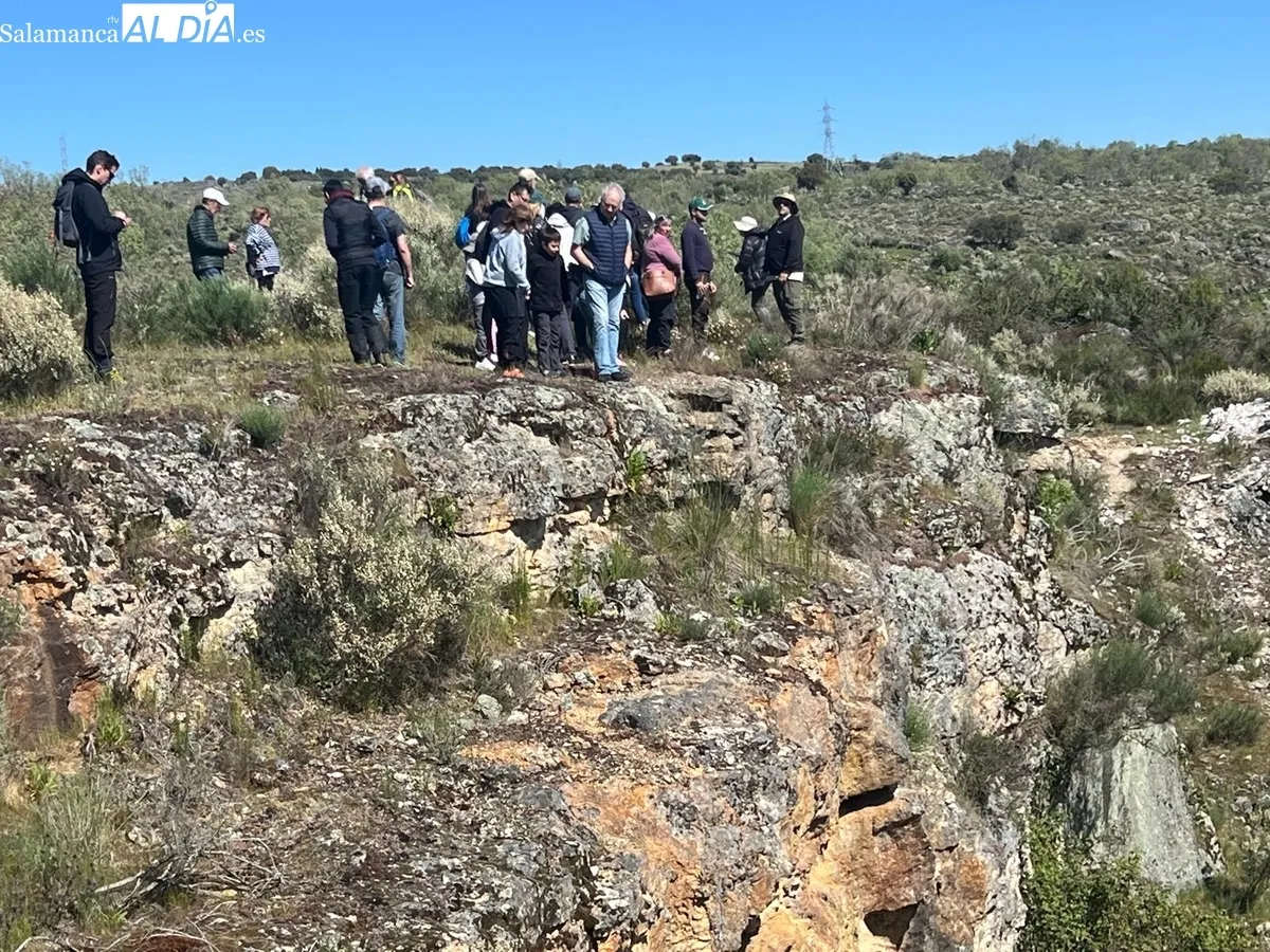 Participantes en esta segunda excursión por el patrimonio geológico de las tierras del oeste salmantino en Puentemocha