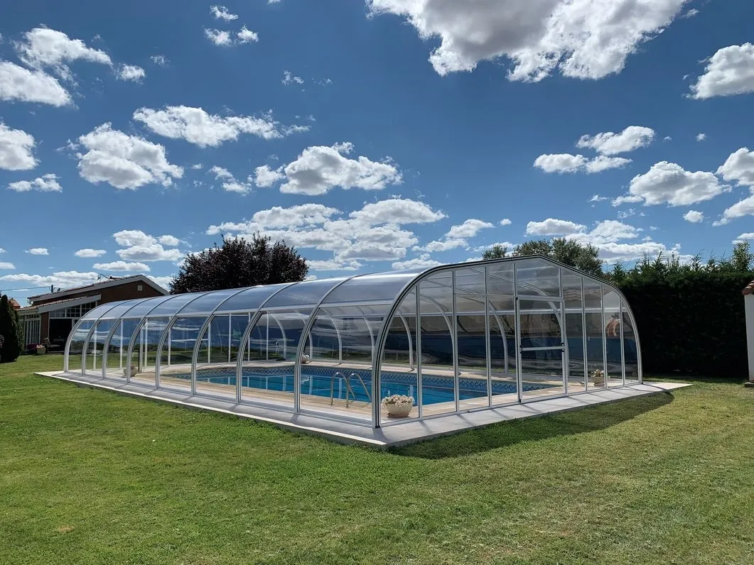Foto 3 - Tecnyvan: 30 a&ntilde;os liderando la fabricaci&oacute;n de cubiertas para piscinas