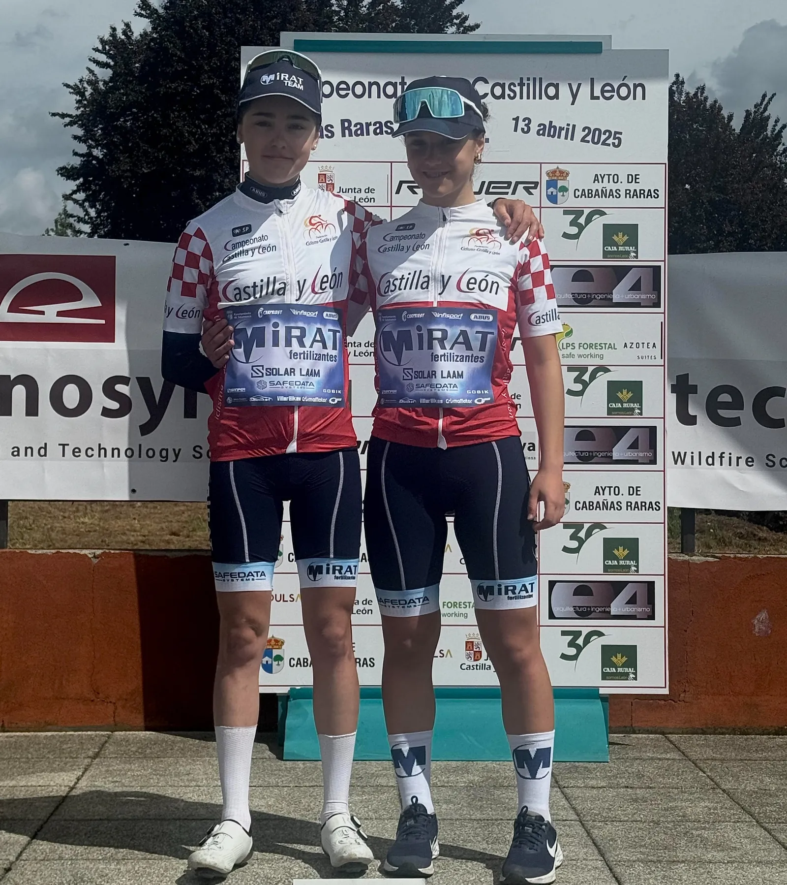 Foto 2 - Vega Iglesias y Lidia Castro dan al Mirat Team los Campeonatos de CyL de Contrarreloj Individual