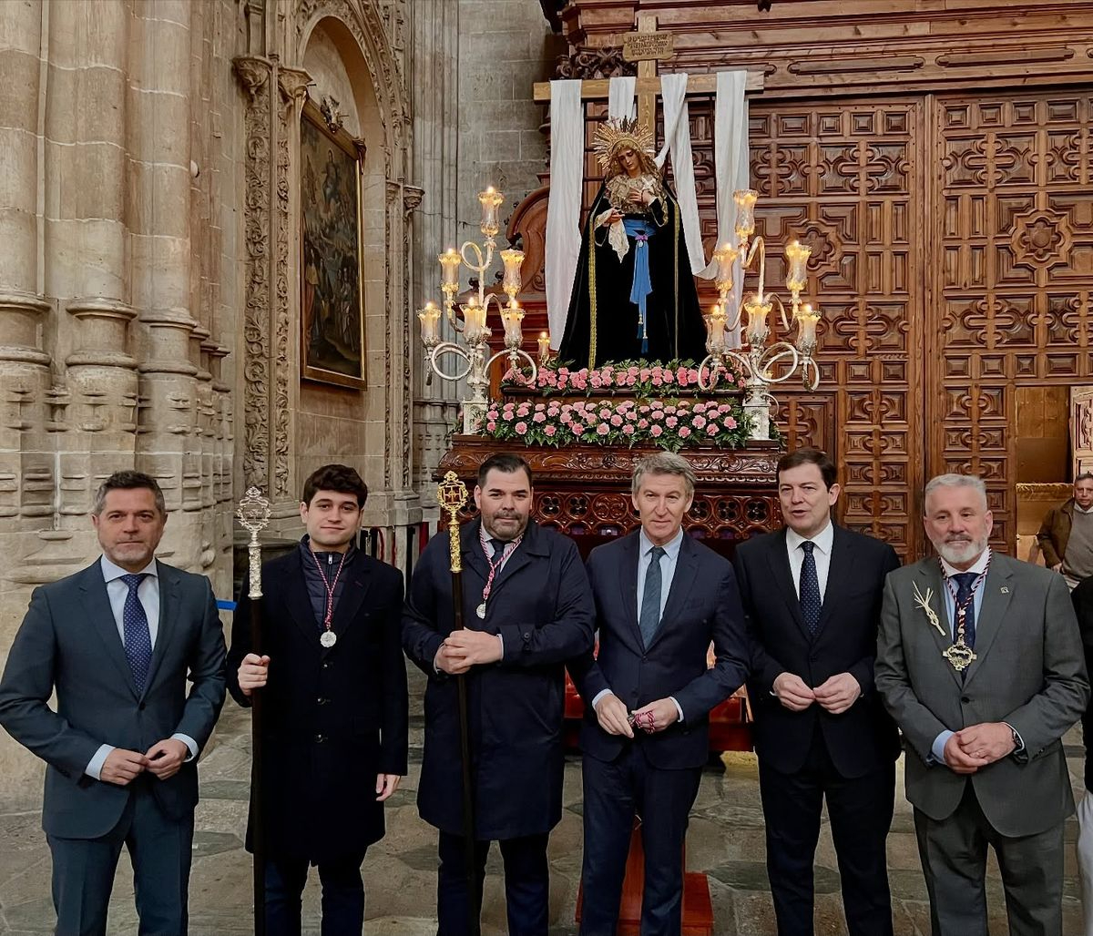 Visita de Alberto Núñez Feijóo a la Hermandad del Perdón de Salamanca