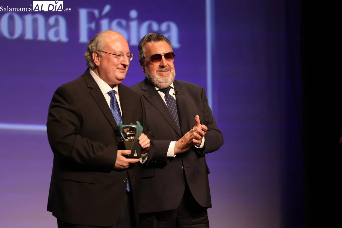 Entrega de los premios solidarios Grupo Once de Castilla y León en el Teatro Liceo de Salamanca. Fotos: David Sañudo