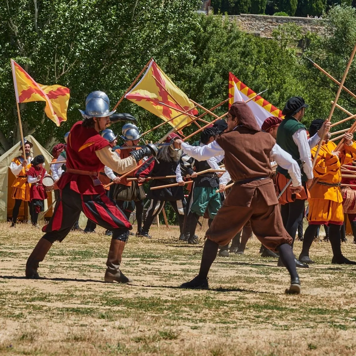 Domingo 8 de junio. 11:00h a 12:30 h. Campo de Tiro (c/ Joaquín Rodrigo, 49). Recreación histórica del campamento de los Tercios españoles