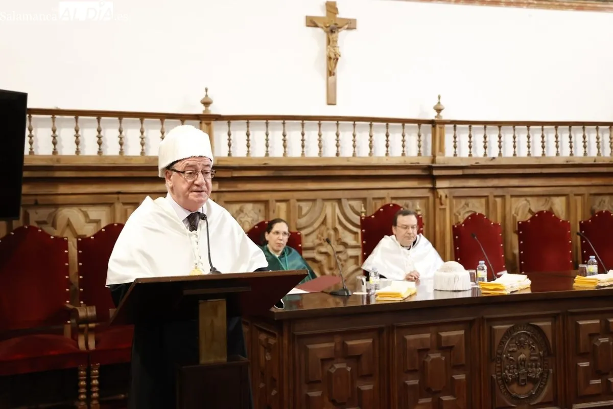 Estudiantes de Teología y Derecho Canónico de la UPSA celebran su graduación | FOTOS: David Sañudo  
