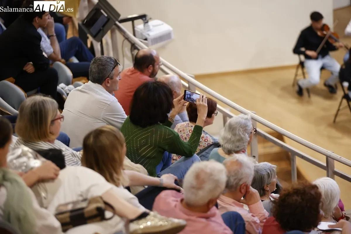 Alumnos del Conservatorio de Salamanca escenifican la ópera barroca 'Dido y Eneas' | FOTOS: David Sañudo 