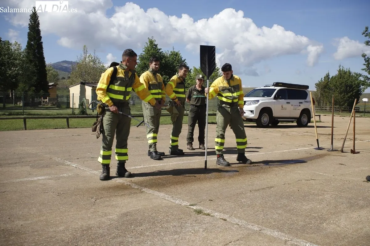 Más allá del verano: así es el trabajo de los bomberos forestales en Salamanca durante todo el año | FOTOS: Ángel Puma 