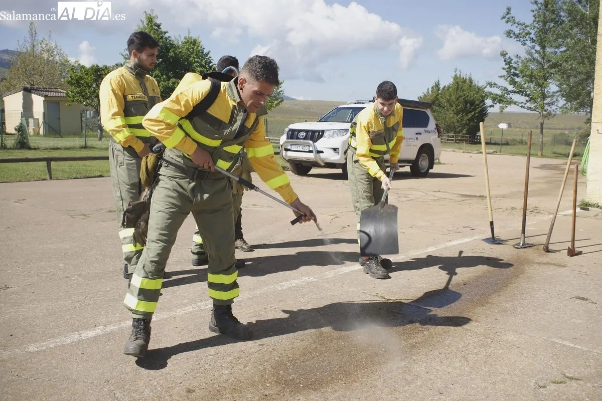 Más allá del verano: así es el trabajo de los bomberos forestales en Salamanca durante todo el año | FOTOS: Ángel Puma 