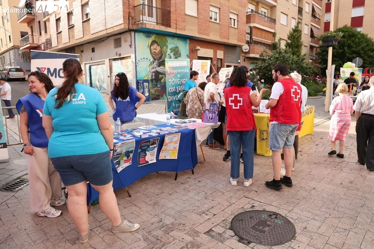 El barrio del Oeste se convierte en el corazón solidario de Salamanca con 'Salamanca nos movemos' | FOTOS: David Sañudo