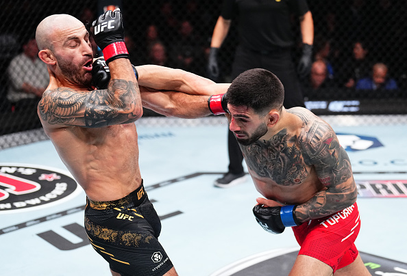 Ilia Topuria peleará por el el título vacante de peso ligero ante Charles Oliveira en busca de ser doble campeón