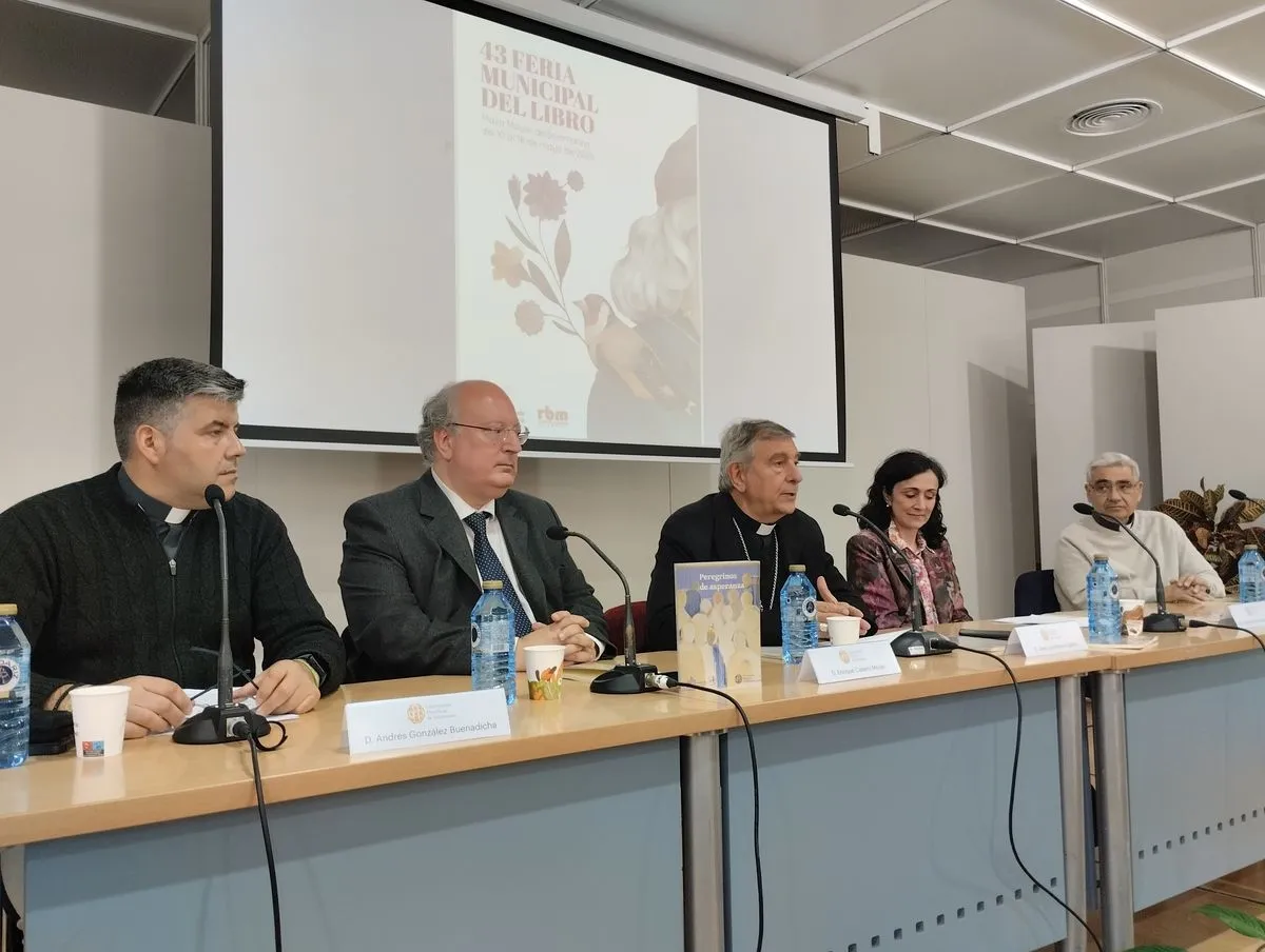 Presentación de obras de la UPSA en el marco de la Feria del Libro de Salamanca