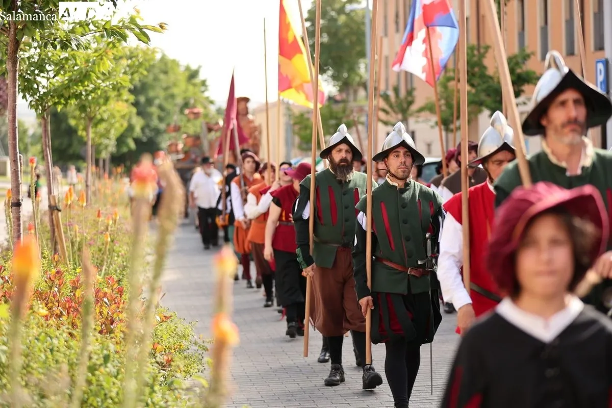 El esplendor del Siglo de Oro revive en Salamanca con este gran desfile | FOTOS: David Sañudo
