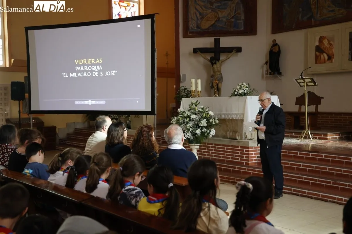 La parroquia El Milagro de San José inaugura sus nuevas vidrieras | FOTOS: David Sañudo 