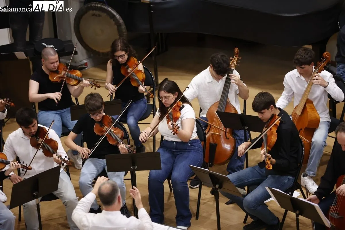 Alumnos del Conservatorio de Salamanca escenifican la ópera barroca 'Dido y Eneas' | FOTOS: David Sañudo 