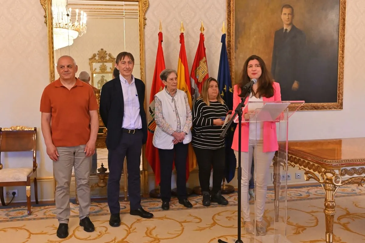 Recepción en el Ayuntamiento a Cáritas de Salamanca por su proyecto Ranquines