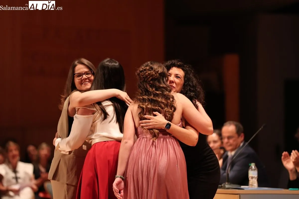El Palacio de Congresos se viste de gala para los futuros maestros de Salamanca | FOTOS: David Sañudo