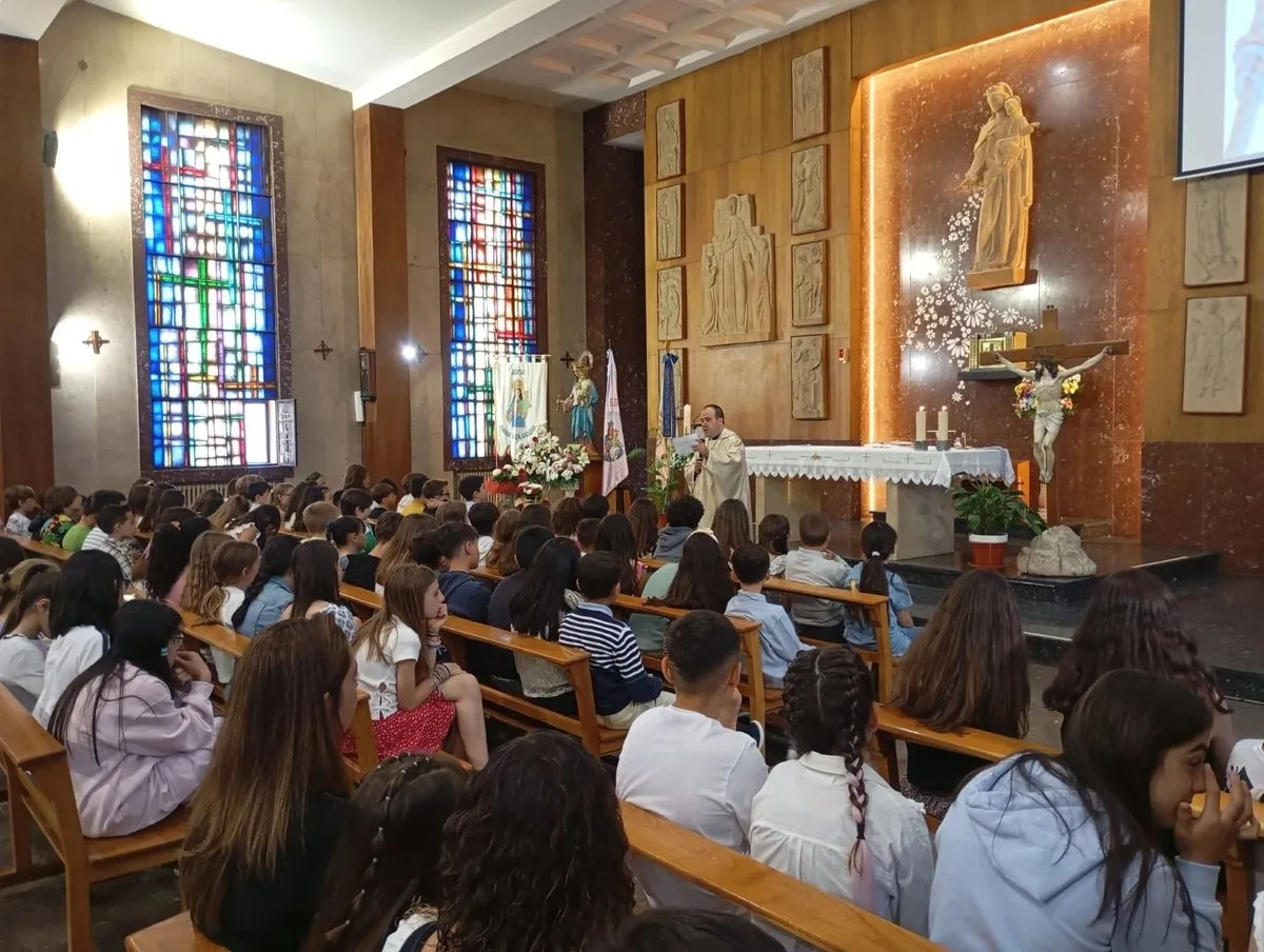 Foto 8 - FOTOS | El colegio San Juan Bosco vibra con la celebraci&oacute;n de Mar&iacute;a Auxiliadora