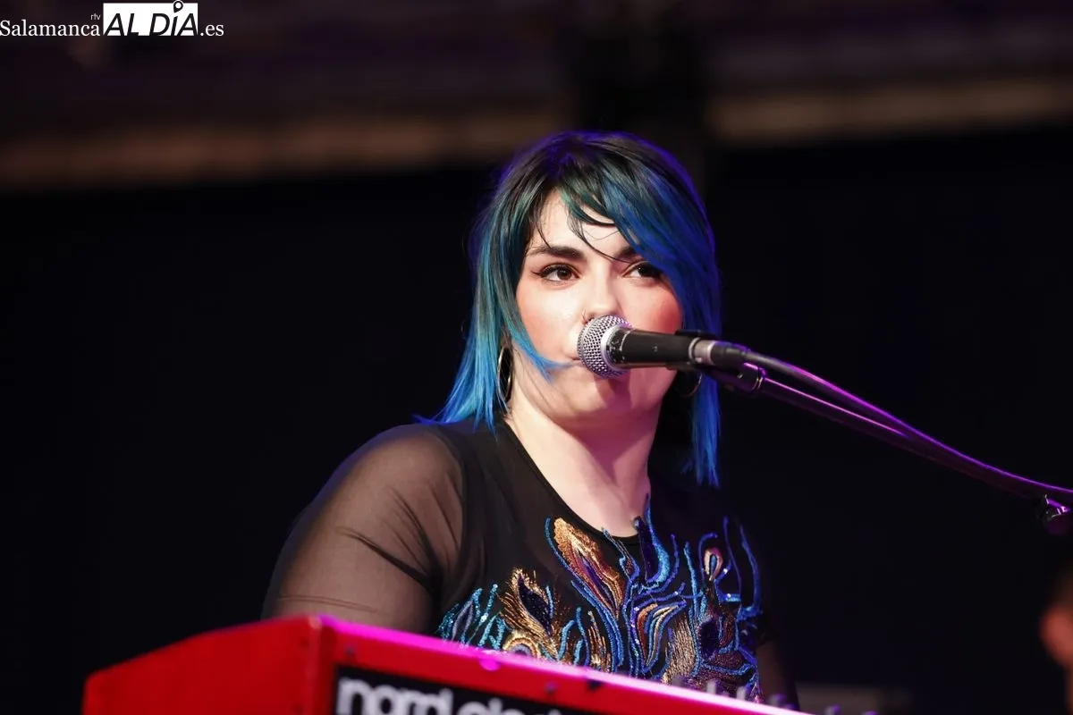 No cantes Victoria celebró su XV aniversario con un concierto en la Plaza Mayor de Salamanca | FOTOS: David Sañudo 