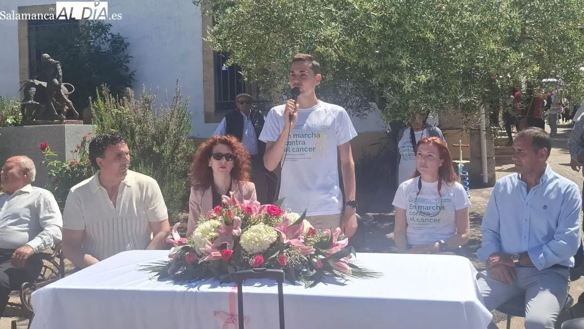 Foto 2 - Ahigal de los Aceiteros vive un intenso d&iacute;a con su feria y una marcha solidaria a beneficio de la AECC