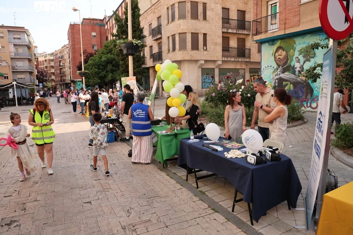 El barrio del Oeste se convierte en el corazón solidario de Salamanca con 'Salamanca nos movemos' | FOTOS: David Sañudo