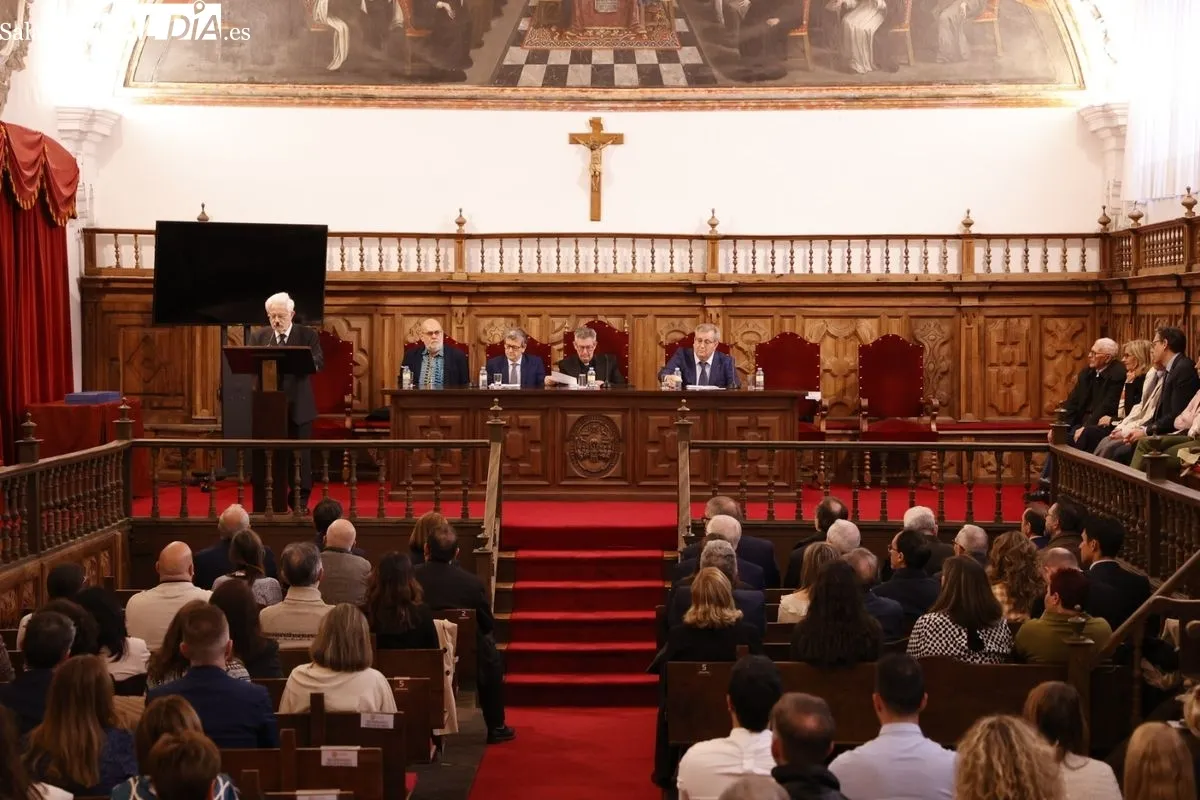 El Aula Magna de la Universidad Pontifica de Salamanca acoge los actos del 50 Aniversario de la Facultad de Educación. Fotos: David Sañudo